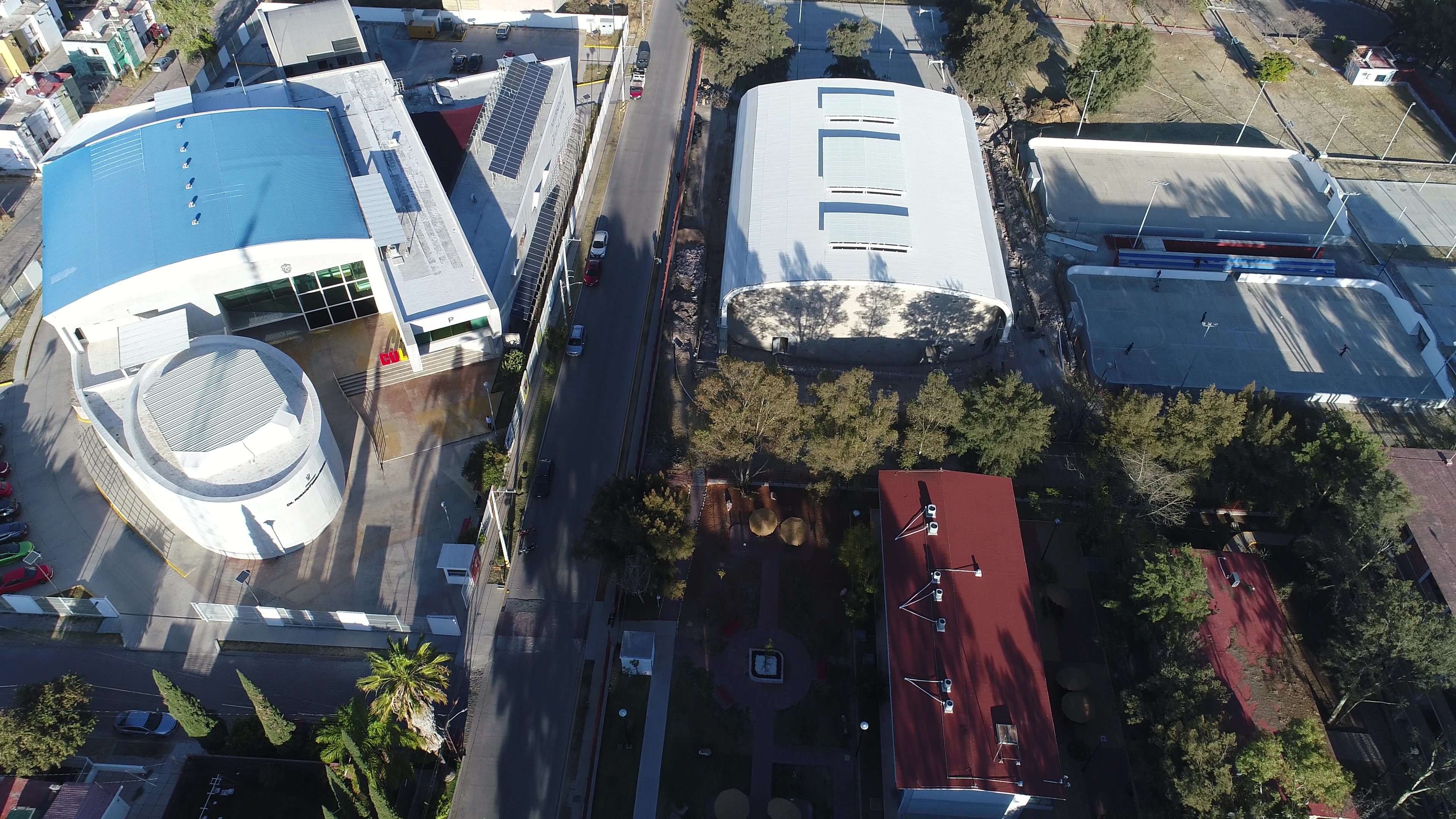 Sede Lagos de Moreno - Vista aerea de Edificio de investigación y Nuevo gimnacio