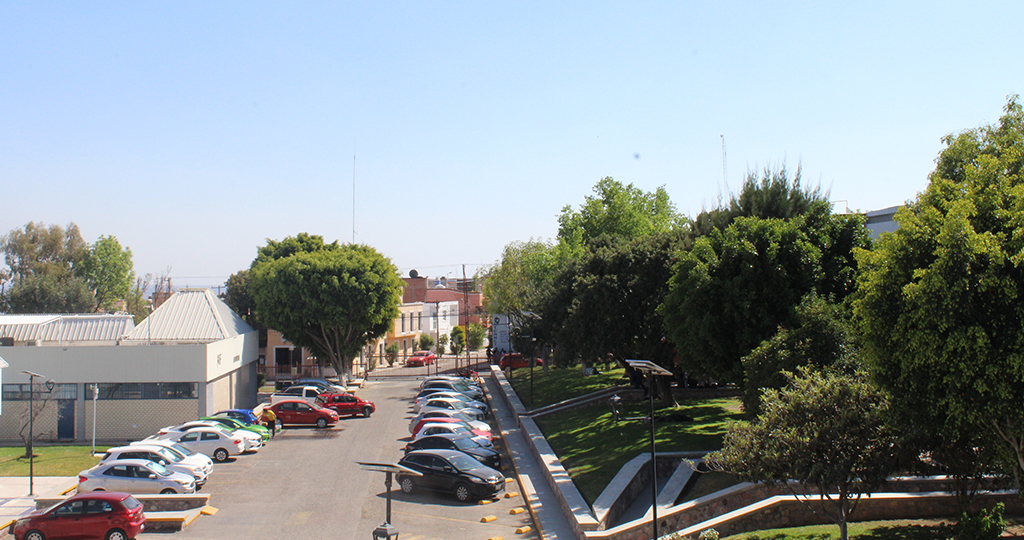 Sede Lagos de Moreno - Estacionamiento, Jardín, Edicifio F de computo