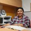 La doctora Rosa Isela García en su cubículo de investigación